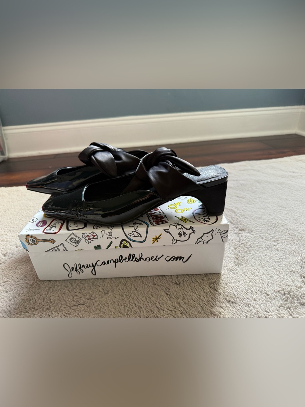 Jeffrey Campbell "Jenae-Tie" Black Patent & Satin Mules - Size 11 - Picture 7 of 11